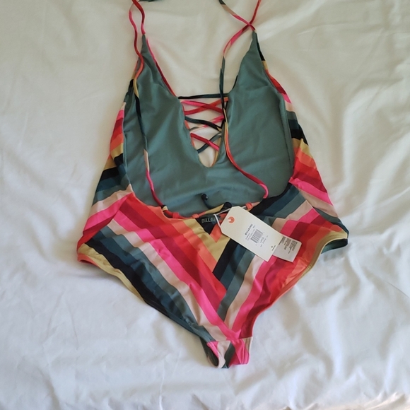 One piece billabong bathing suit NWT - Picture 2 of 2